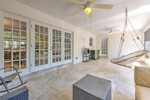 House in Tampa, Florida 3 bedrooms, 216.56 sq.m. № 2091946 - photo 23