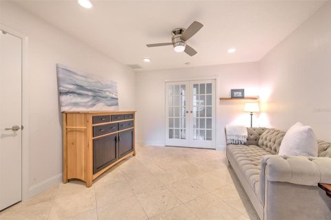 House in Tampa, Florida 3 bedrooms, 216.56 sq.m. № 2091946 - photo 13