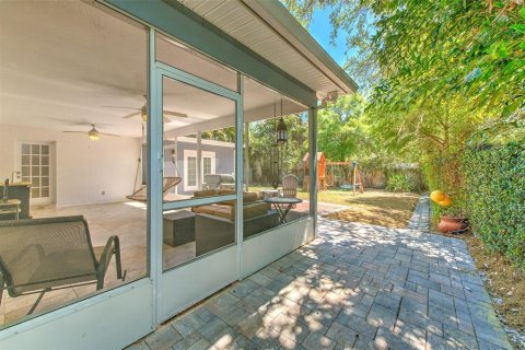 House in Tampa, Florida 3 bedrooms, 216.56 sq.m. № 2091946 - photo 22