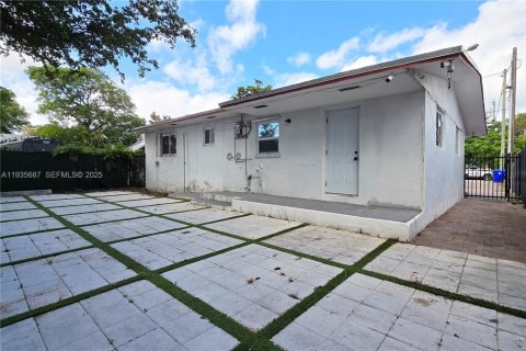 Casa en alquiler en Miami, Florida, 3 dormitorios, 184.69 m2 № 1993844 - foto 16