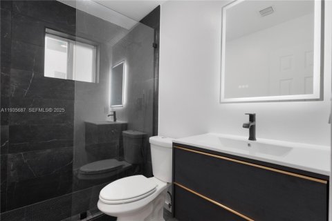 Casa en alquiler en Miami, Florida, 3 dormitorios, 184.69 m2 № 1993844 - foto 15