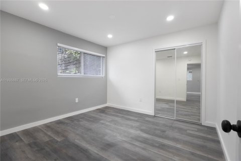 Casa en alquiler en Miami, Florida, 3 dormitorios, 184.69 m2 № 1993844 - foto 11