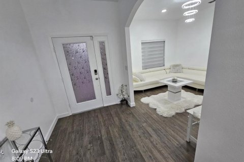 Снять в аренду виллу или дом в Сеффнер, Флорида 3 комнаты, 175.77м2, № 2107464 - фото 10