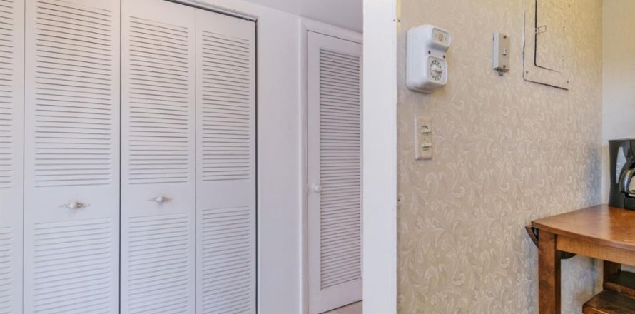 Condo in Sunrise, Florida, 2 bedrooms  № 700433