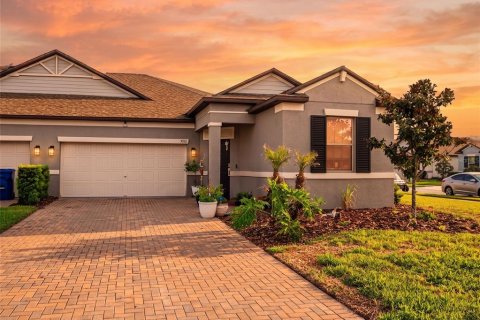 Villa ou maison à Land O' Lakes, Floride 3 chambres, 182.83 m2 № 2114452