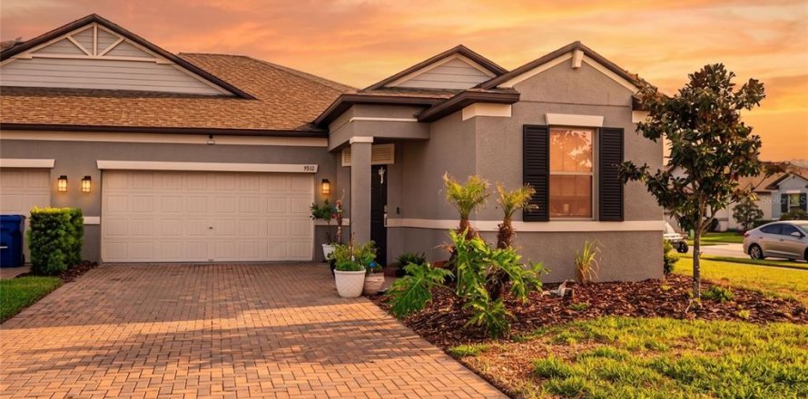 Villa ou maison à Land O' Lakes, Floride 3 chambres, 182.83 m2 № 2114452