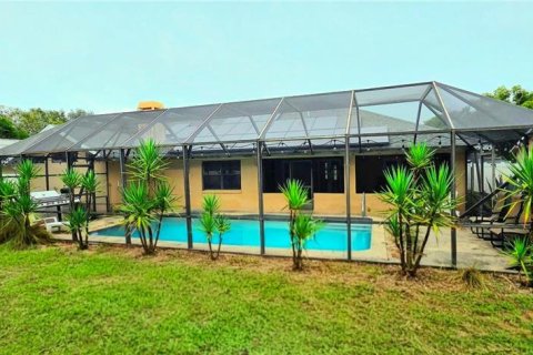 House in Deltona, Florida 3 bedrooms, 182.92 sq.m. № 2404631 - photo 4
