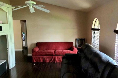 House in Deltona, Florida 3 bedrooms, 182.92 sq.m. № 2404631 - photo 11