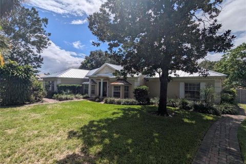 House in Orlando, Florida 5 bedrooms, 257.53 sq.m. № 1908275 - photo 4