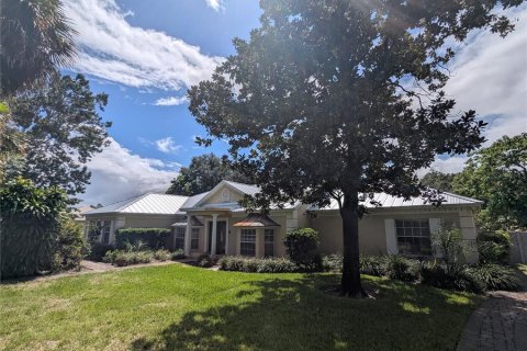 House in Orlando, Florida 5 bedrooms, 257.53 sq.m. № 1908275 - photo 5