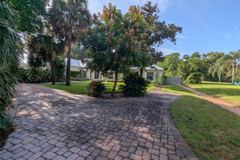 House in Orlando, Florida 5 bedrooms, 257.53 sq.m. № 1908275 - photo 15