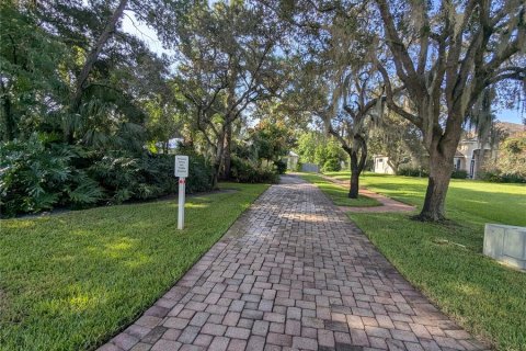 House in Orlando, Florida 5 bedrooms, 257.53 sq.m. № 1908275 - photo 13