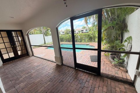 Townhouse in Boca Raton, Florida 3 bedrooms, 251.58 sq.m. № 2376943 - photo 10