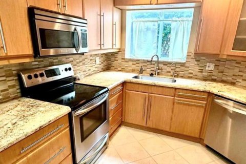 Townhouse in Boca Raton, Florida 3 bedrooms, 251.58 sq.m. № 2376943 - photo 11