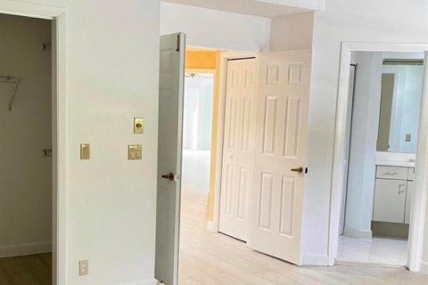Townhouse in Boca Raton, Florida 3 bedrooms, 251.58 sq.m. № 2376943 - photo 19