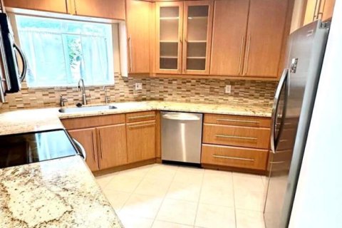 Townhouse in Boca Raton, Florida 3 bedrooms, 251.58 sq.m. № 2376943 - photo 12