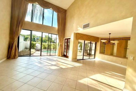 Townhouse in Boca Raton, Florida 3 bedrooms, 251.58 sq.m. № 2376943 - photo 2