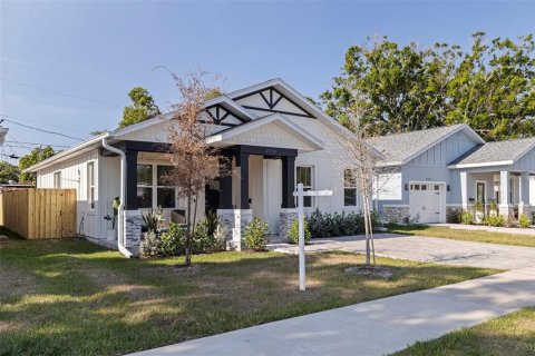 House in Saint Petersburg, Florida 3 bedrooms, 165.18 sq.m. № 1649089 - photo 30