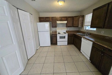 Casa en venta en Tampa, Florida, 3 dormitorios, 97.73 m2 № 2322563 - foto 2