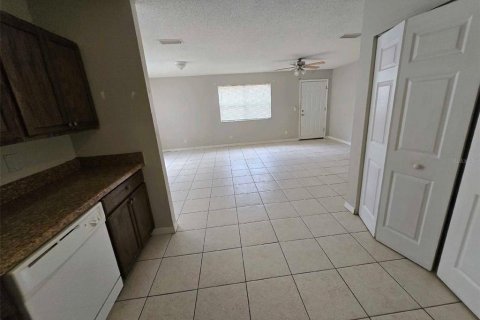 Casa en venta en Tampa, Florida, 3 dormitorios, 97.73 m2 № 2322563 - foto 3