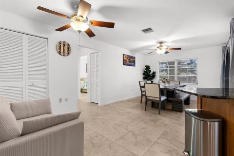 Casa en venta en Port Charlotte, Florida, 3 dormitorios, 155.61 m2 № 1787393 - foto 19