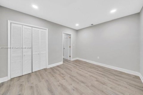 Villa ou maison à vendre à Miami, Floride: 3 chambres, 169.08 m2 № 2056441 - photo 27