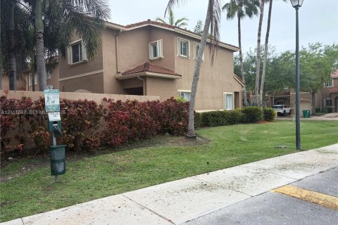 House in Cutler Bay, Florida 4 bedrooms, 174.66 sq.m. № 2428358 - photo 15