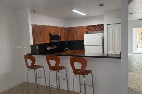 House in Cutler Bay, Florida 4 bedrooms, 174.66 sq.m. № 2428358 - photo 8