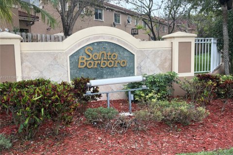 House in Cutler Bay, Florida 4 bedrooms, 174.66 sq.m. № 2428358 - photo 16