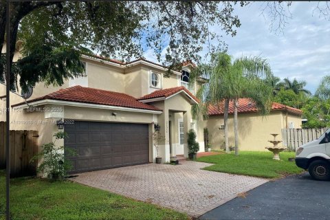 House in Cutler Bay, Florida 4 bedrooms, 174.66 sq.m. № 2428358