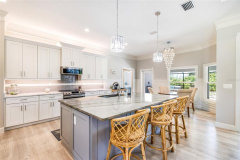 House in Port Charlotte, Florida 3 bedrooms, 210.61 sq.m. № 1740699 - photo 20