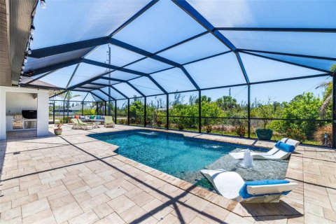 House in Port Charlotte, Florida 3 bedrooms, 210.61 sq.m. № 1740699 - photo 3