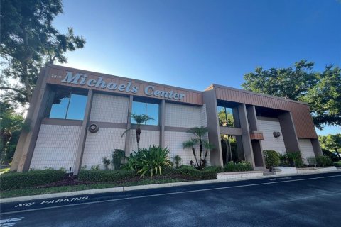 Propiedad comercial en alquiler en Tampa, Florida, 2785.67 m2 № 1835303 - foto 1