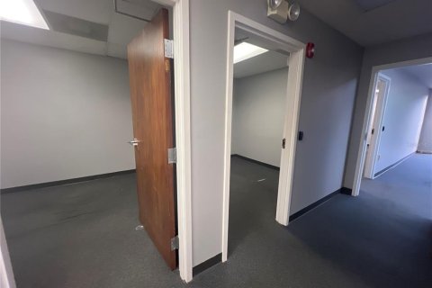 Propiedad comercial en alquiler en Tampa, Florida, 2785.67 m2 № 1835303 - foto 16
