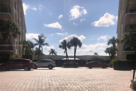 Condominio en alquiler en South Palm Beach, Florida, 2 dormitorios, 96.25 m2 № 2016590 - foto 3