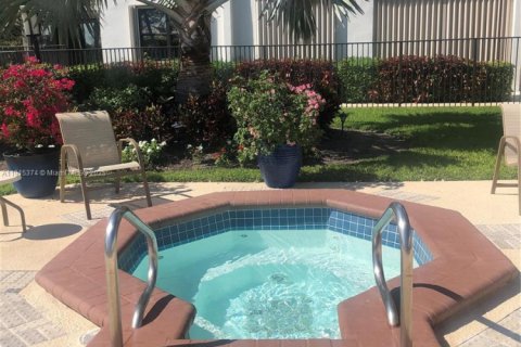 Condominio en alquiler en South Palm Beach, Florida, 2 dormitorios, 96.25 m2 № 2016590 - foto 14