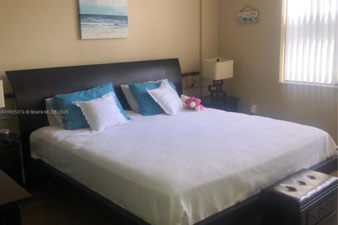 Condominio en alquiler en South Palm Beach, Florida, 2 dormitorios, 96.25 m2 № 2016590 - foto 25