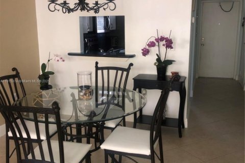 Condominio en alquiler en South Palm Beach, Florida, 2 dormitorios, 96.25 m2 № 2016590 - foto 23