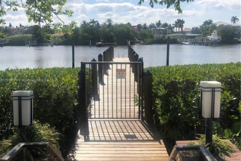 Condominio en alquiler en South Palm Beach, Florida, 2 dormitorios, 96.25 m2 № 2016590 - foto 15