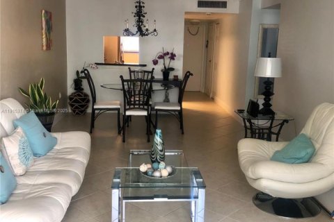 Condominio en alquiler en South Palm Beach, Florida, 2 dormitorios, 96.25 m2 № 2016590 - foto 22