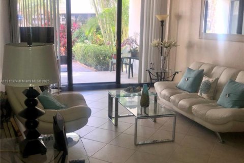 Condominio en alquiler en South Palm Beach, Florida, 2 dormitorios, 96.25 m2 № 2016590 - foto 20