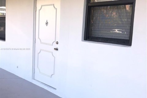 Condominio en alquiler en South Palm Beach, Florida, 2 dormitorios, 96.25 m2 № 2016590 - foto 19