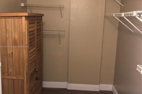 Condominio en alquiler en South Palm Beach, Florida, 2 dormitorios, 96.25 m2 № 2016590 - foto 27