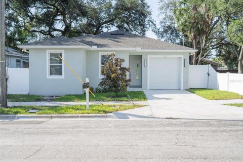 Casa en Tampa, Florida 3 dormitorios, 128.95 m2 № 2364394
