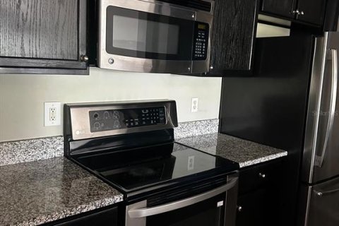 Condominio en alquiler en Orlando, Florida, 3 dormitorios, 130.81 m2 № 1827814 - foto 3