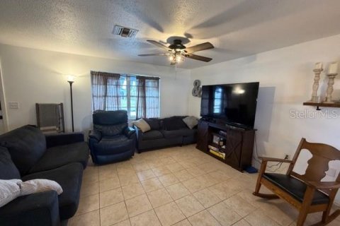 House in Port Charlotte, Florida 2 bedrooms, 89.46 sq.m. № 2150455 - photo 2
