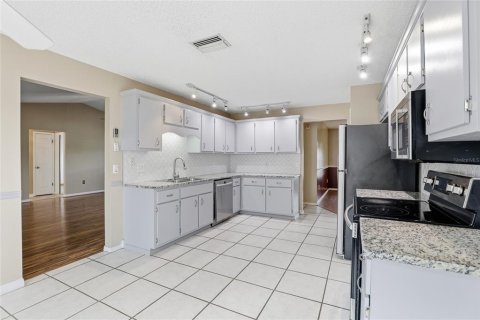 Casa en venta en Ocala, Florida, 3 dormitorios, 195.19 m2 № 2131452 - foto 8