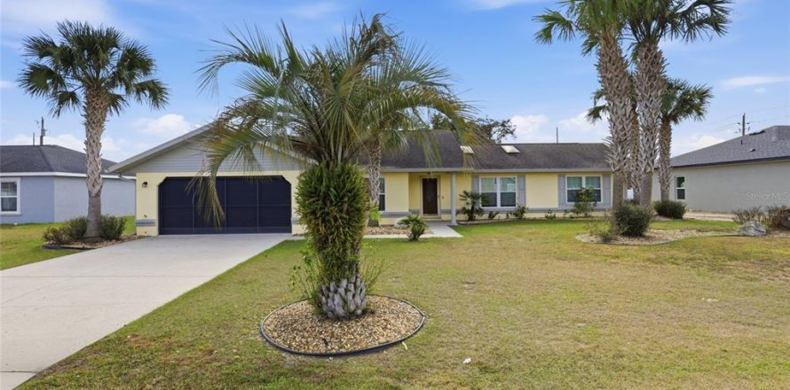 Casa en Ocala, Florida 3 dormitorios, 195.19 m2 № 2131452