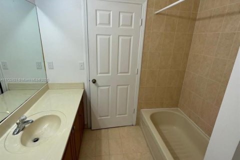 Купить кондоминиум в Хомстед, Флорида 2 спальни, 97.36м2, № 1984940 - фото 7