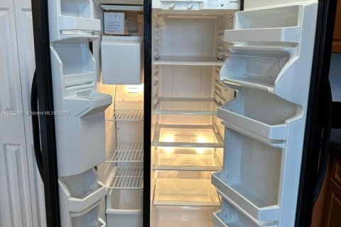 Купить кондоминиум в Хомстед, Флорида 2 спальни, 97.36м2, № 1984940 - фото 3